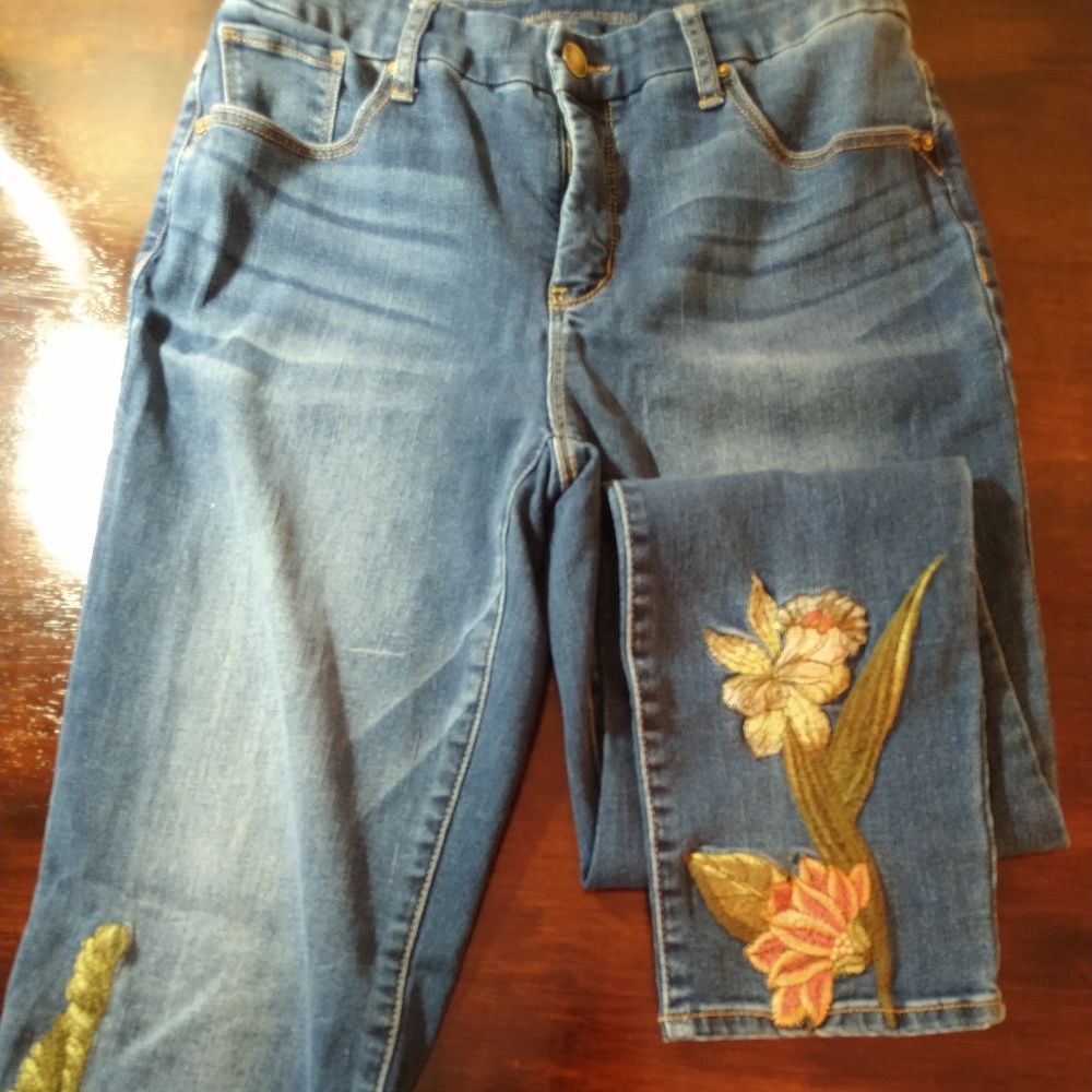 Chico's So Slimming Girlfriend Ankle Jeans